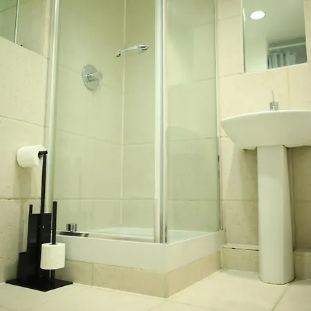 Leeds City Centre * Leeds (West Yorkshire)