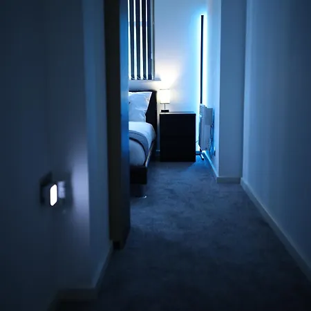 Leeds City Centre * Leeds